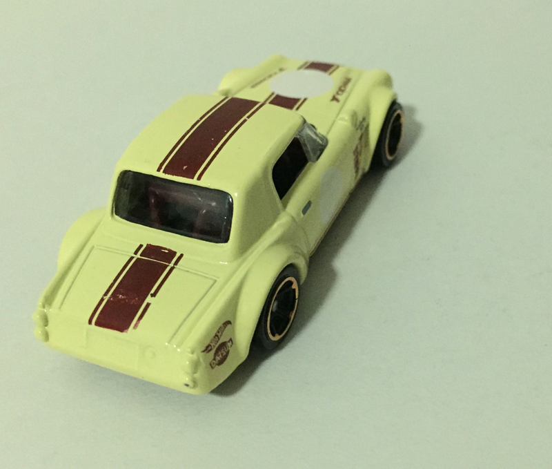 Illustration for article titled Datsun Fairlady Sport 2000 Roadster by Hot WheelsÂ